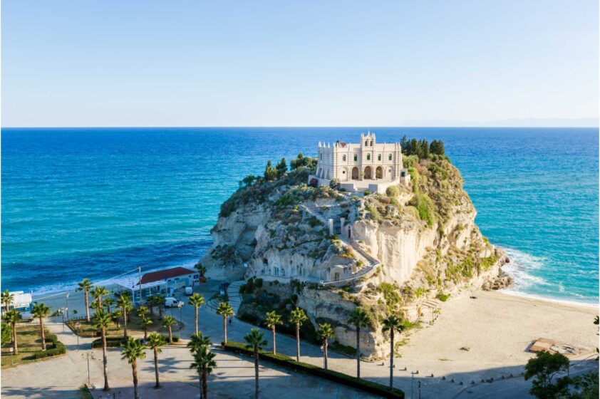 Vacanze Tropea Residence sul mare con piscina