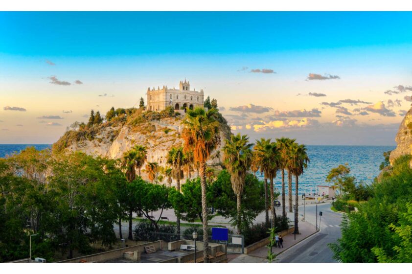 Chiesa di Santa Maria dell'Isola Tropea